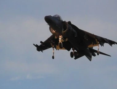 Πραγματικά κάθετη απογείωση για ένα AV-8B Harrier II